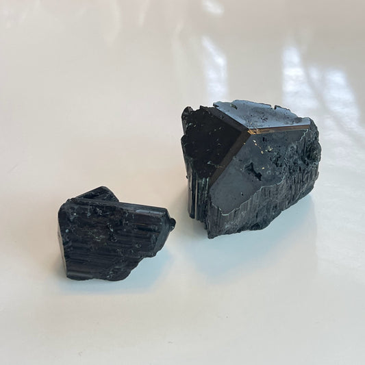 Black Tourmaline Raw W/Mercedes Top